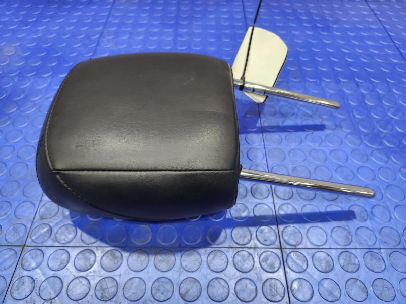2017 Chrysler 200 Headrest
