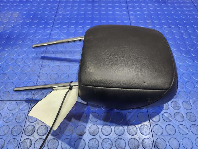 2017 Chrysler 200 Headrest