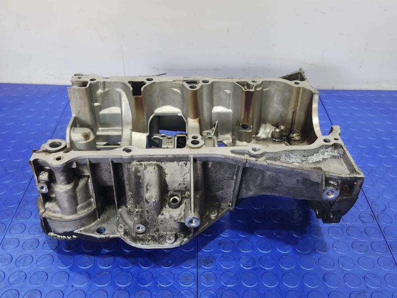 2014 Toyota RAV4 Oil Pan