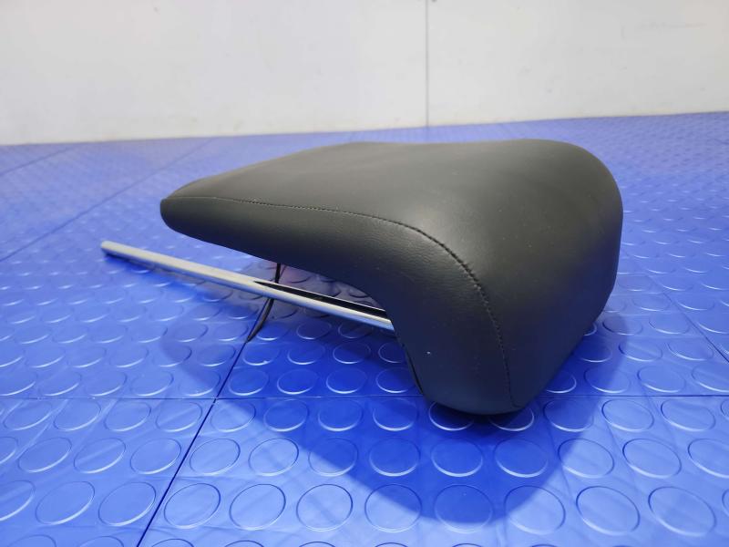 2011 Infiniti QX56 Headrest