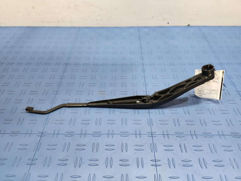 2017 GMC Acadia Wiper Arm
