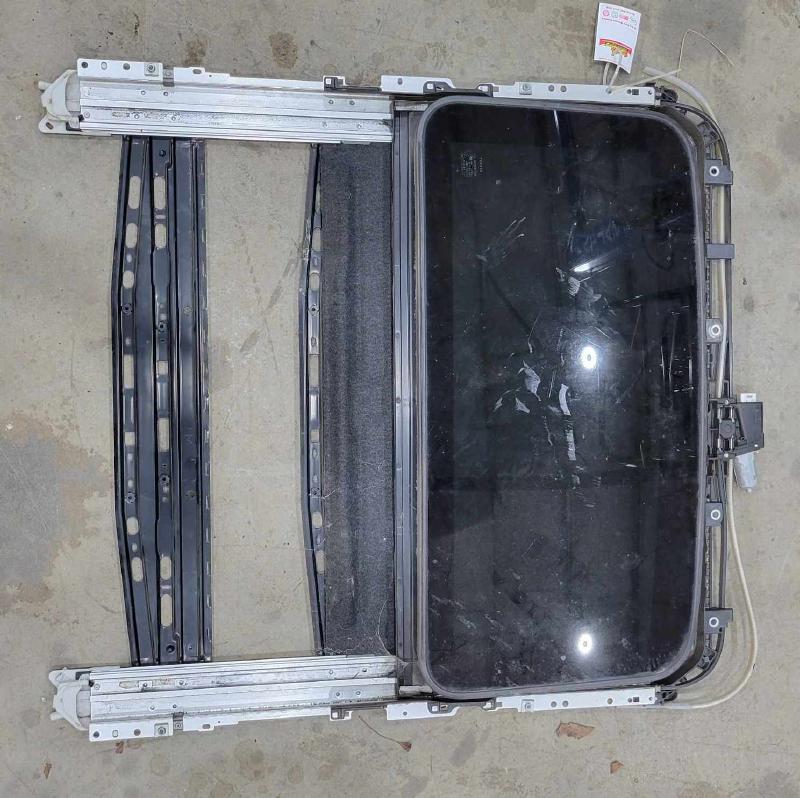 2008 Toyota RAV4 Roof Glass (Glass Only)