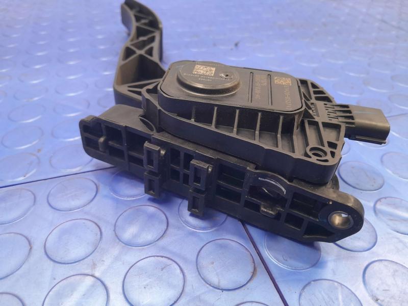 2013-2019 Ford Fusion Accelerator Pedal Assembly OEM DG9C-9F836-AC