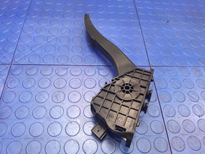 2013-2019 Ford Fusion Accelerator Pedal Assembly OEM DG9C-9F836-AC