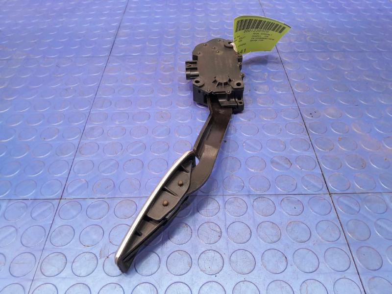 2006-2010 Pontiac Solstice Accelerator Pedal Assembly Genuine OEM 15220018