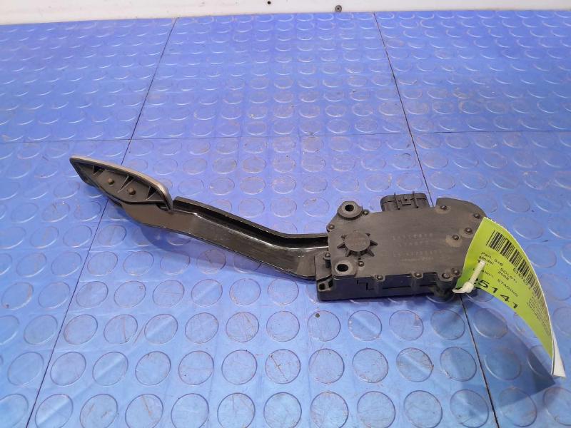 2006-2010 Pontiac Solstice Accelerator Pedal Assembly Genuine OEM 15220018