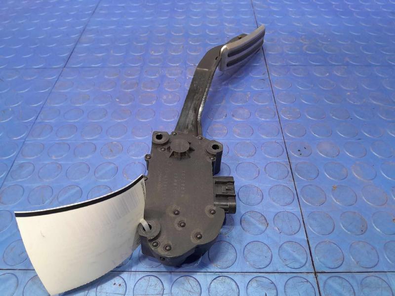 2006-2010 Pontiac Solstice Accelerator Pedal Assembly Genuine OEM 15220018
