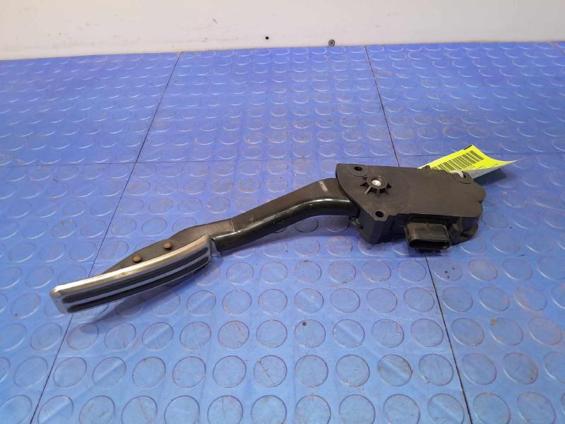 2006-2010 Pontiac Solstice Accelerator Pedal Assembly Genuine OEM 15220018