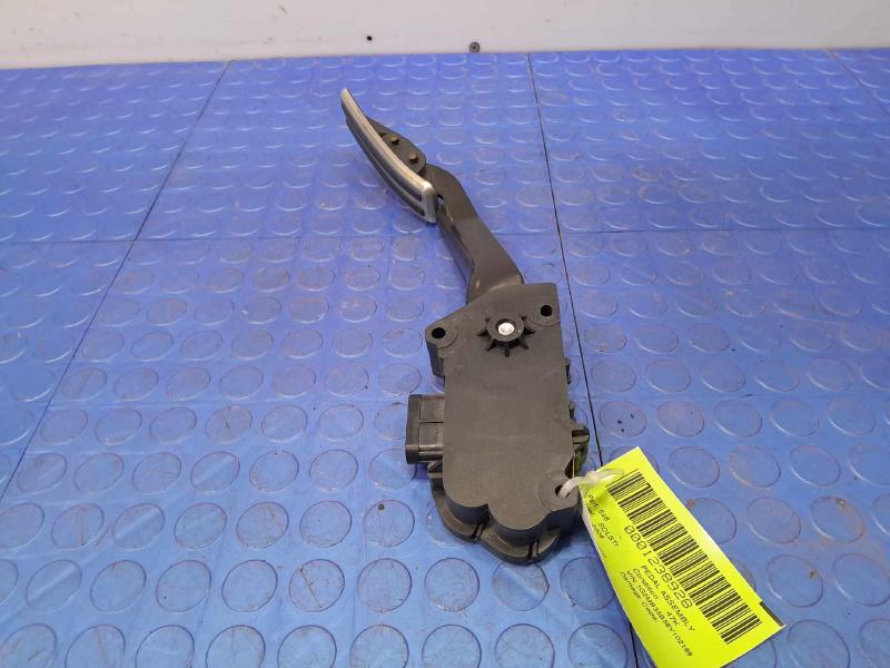 2006-2010 Pontiac Solstice Accelerator Pedal Assembly Genuine OEM 15220018