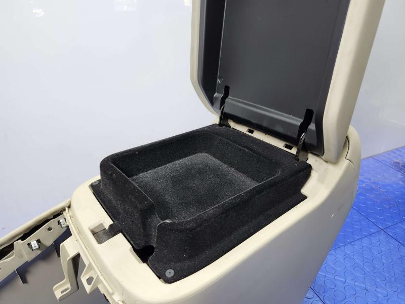 2014 Infiniti QX60 Front Console