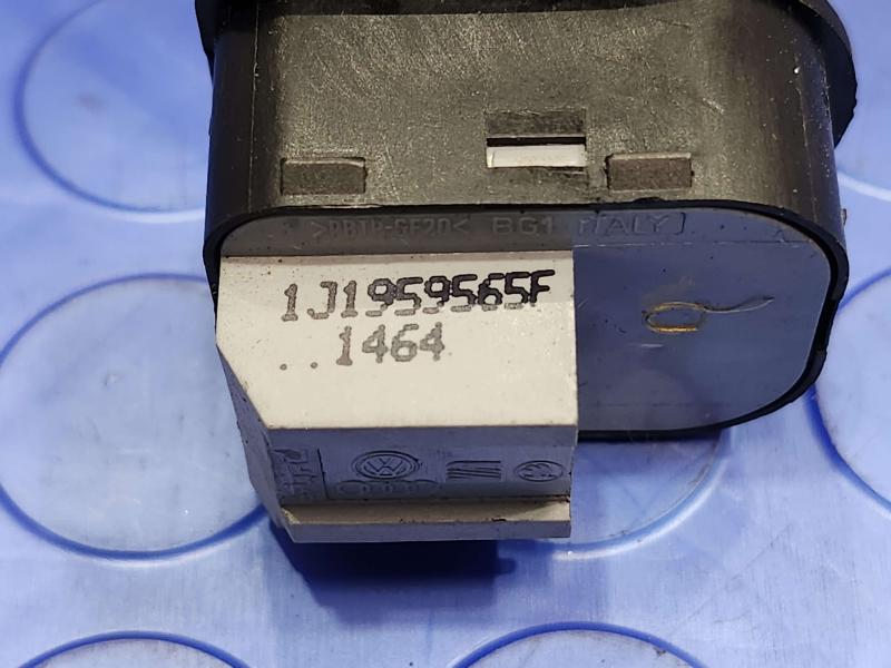 2005 Volkswagen Jetta Door Switch Front