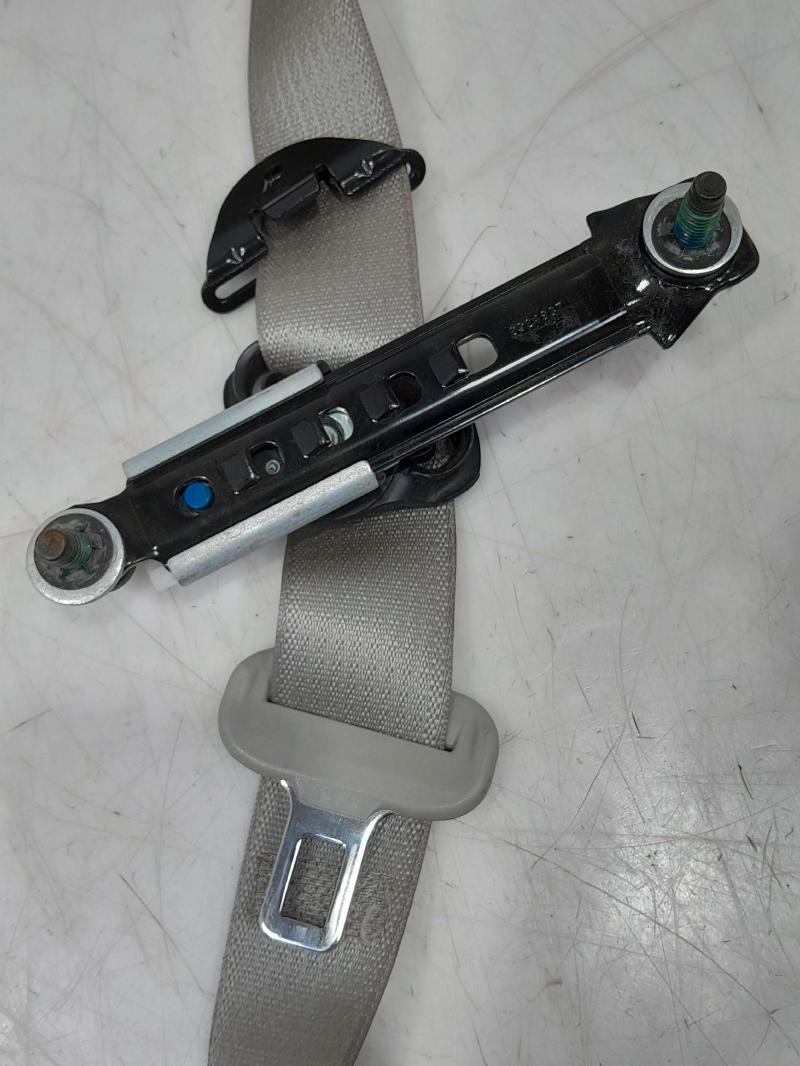 2007 Cadillac DTS Front Seat Belt