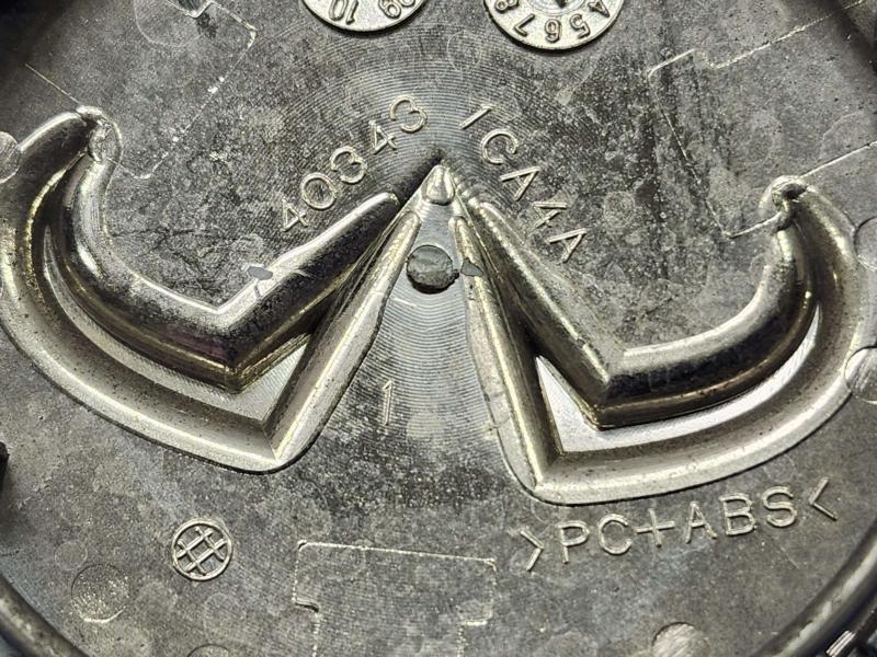 2013 Infiniti FX35 Center Cap