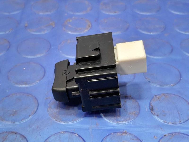 2013-2018 Toyota RAV4 Passenger Front Door Lock Switch OEM 84930-12250