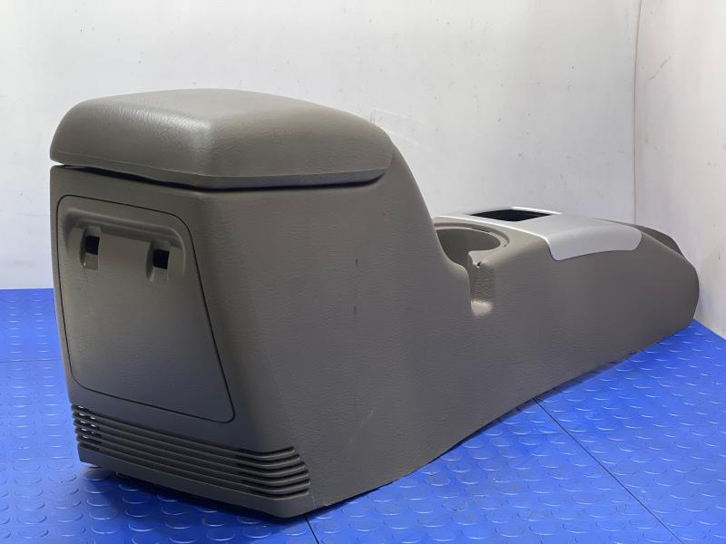 2002-2004 Jeep Liberty Center Console Assembly Taupe Auto Trans OEM 0WD581DVAC