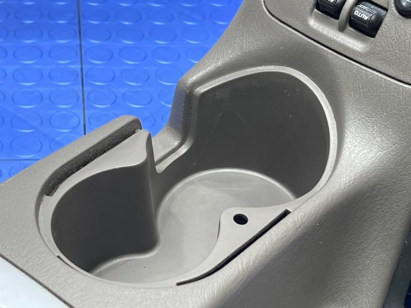 2002-2004 Jeep Liberty Center Console Assembly Taupe Auto Trans OEM 0WD581DVAC