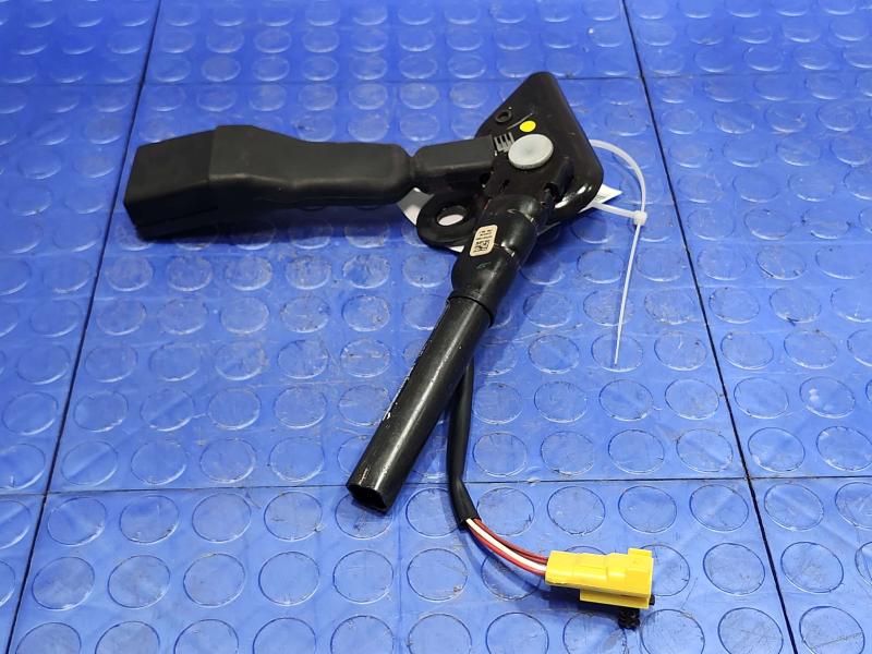 2012 Dodge Grand Caravan Front Seat Belt