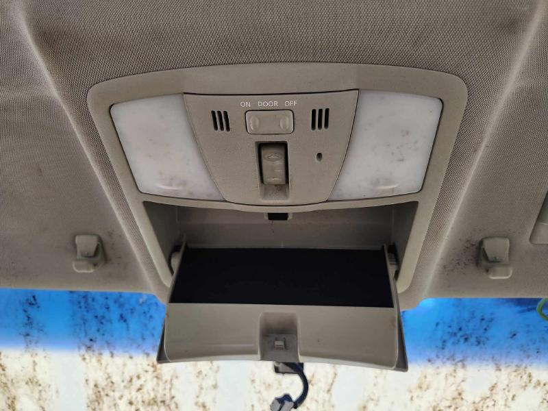 2008 Infiniti G35 Front Console