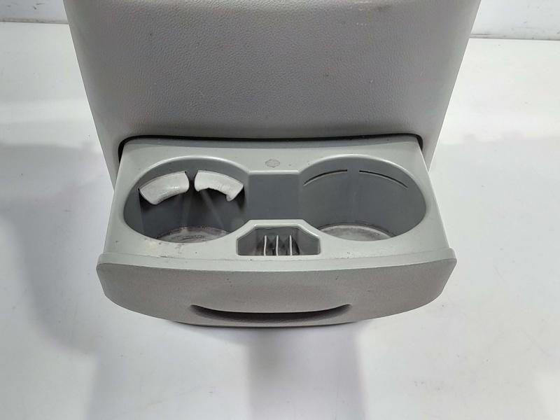 2014 Kia Sedona Front Console