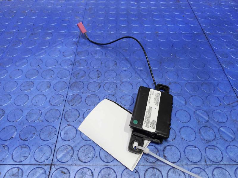 2017-2021 Jeep Renegade Keyless Entry Antenna Module Genuine OEM 68324012AA