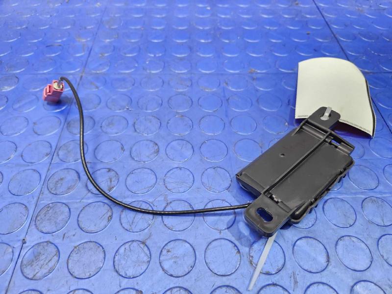 2017-2021 Jeep Renegade Keyless Entry Antenna Module Genuine OEM 68324012AA