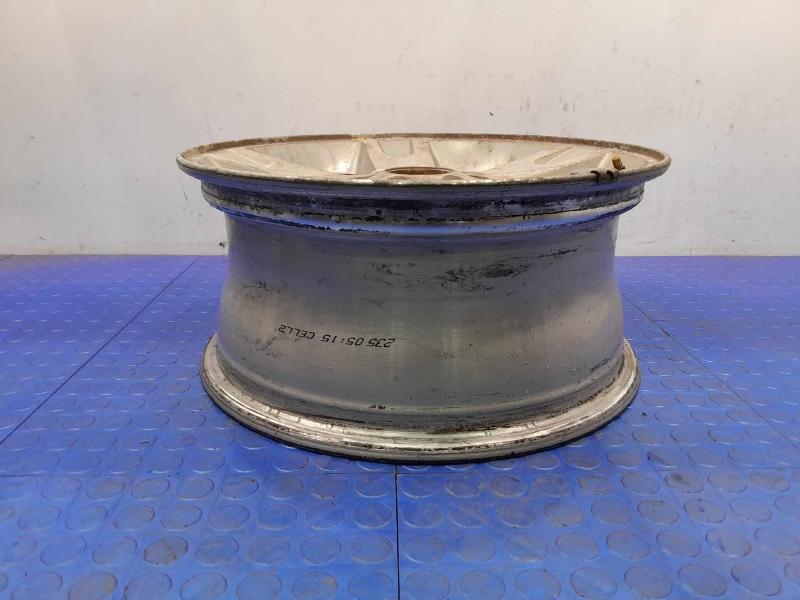 2005 Ford Explorer Wheel