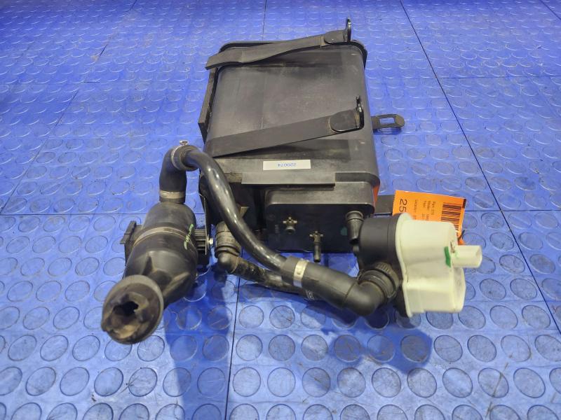 2011 Maserati Quattroporte Evaporator Canister