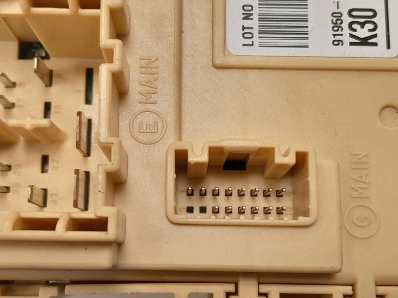 2017-2019 Hyundai Ioniq Instrument Panel Junction Block Assembly OEM 91950-G2531