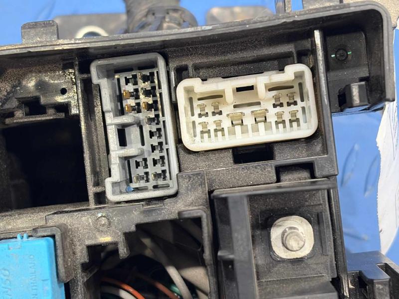 2007 Toyota RAV4 Engine Fuse Box