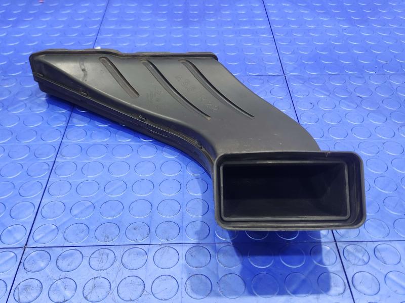 2011 Kia Sorento Air Intake Tube/Resonator