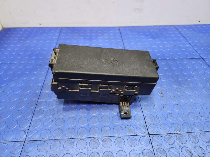 2014 Ford Mustang Engine Fuse Box