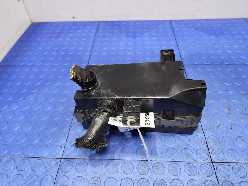 2014 Ford Mustang Engine Fuse Box