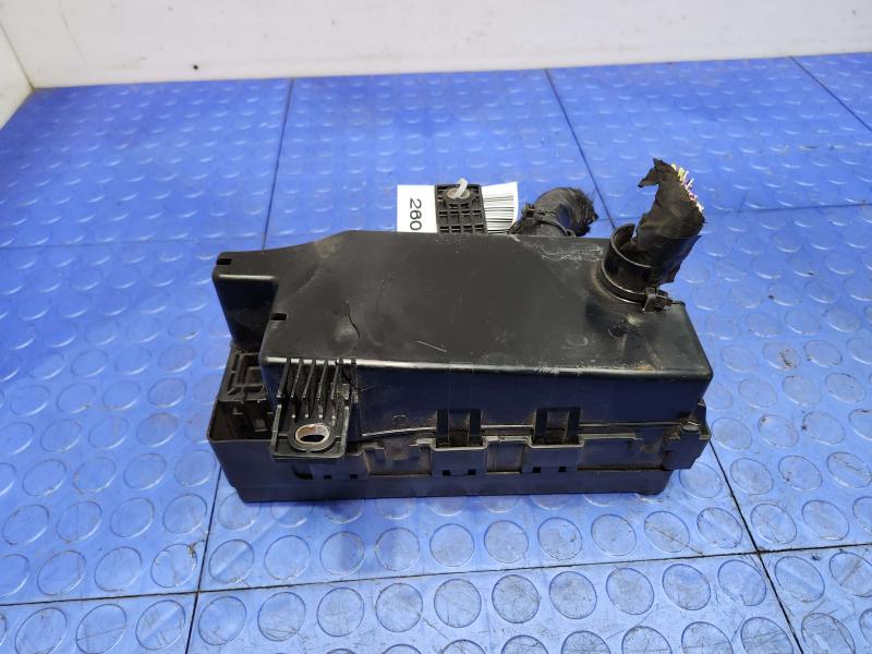 2014 Ford Mustang Engine Fuse Box