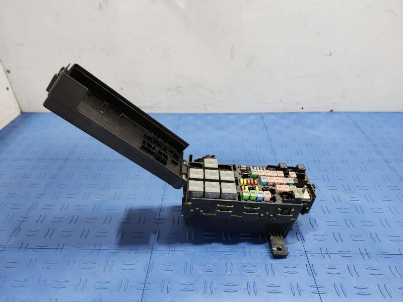 2014 Ford Mustang Engine Fuse Box