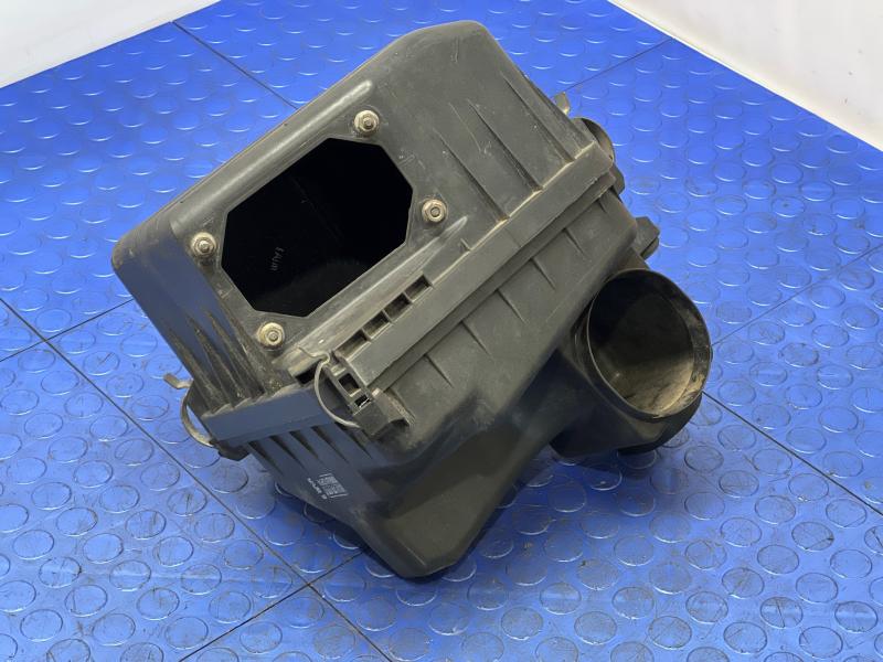 2000-2005 Mitsubishi Eclipse 3.0L 6 Cyl Air Cleaner Box Assembly OEM MR450007 MR450009