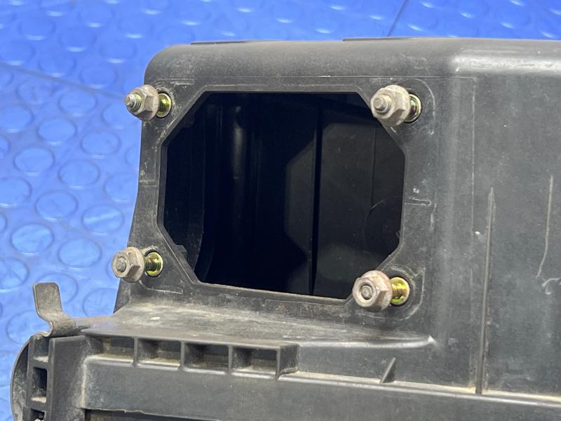 2000-2005 Mitsubishi Eclipse 3.0L 6 Cyl Air Cleaner Box Assembly OEM MR450007 MR450009