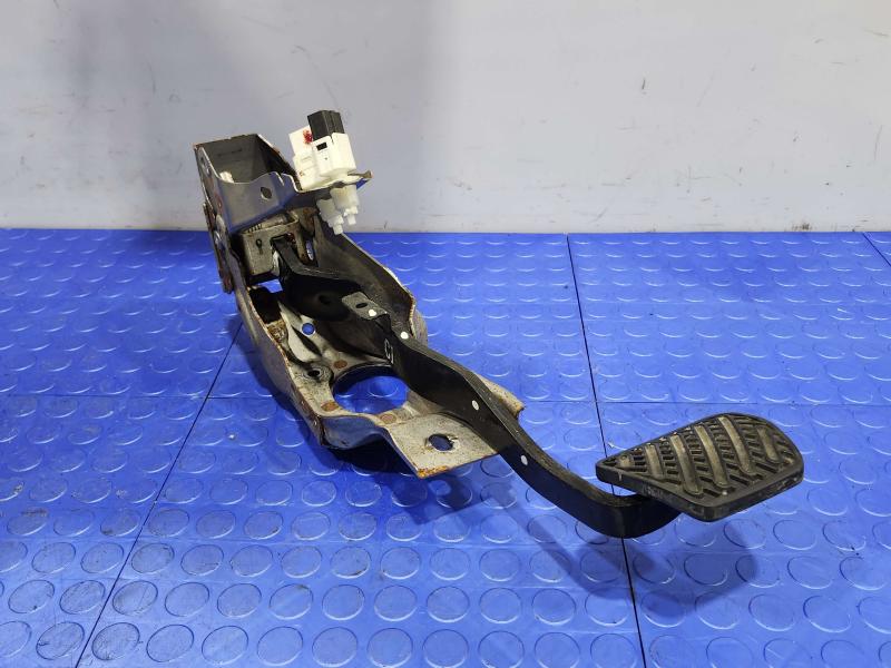2015 Nissan Murano Brake Pedal