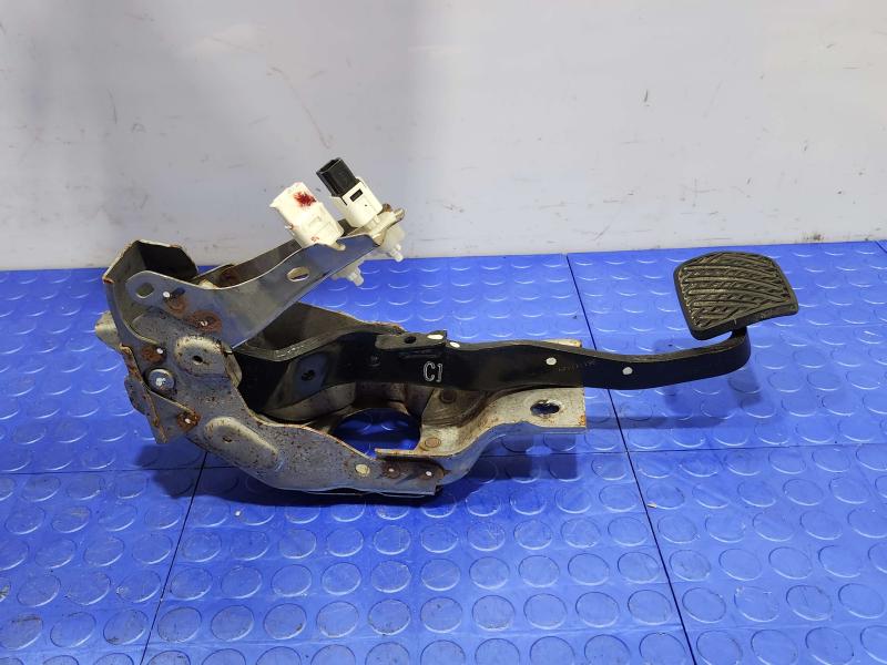 2015 Nissan Murano Brake Pedal