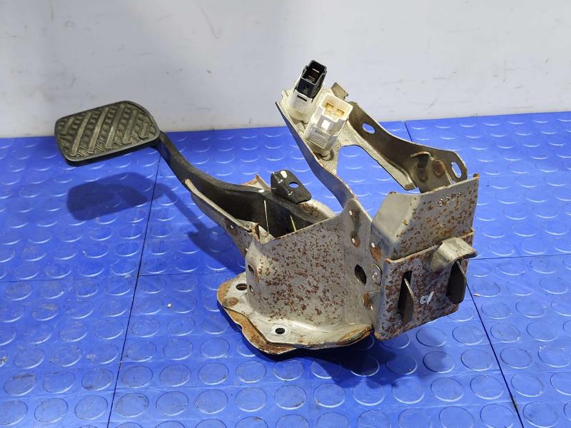 2015 Nissan Murano Brake Pedal