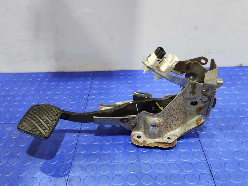2015 Nissan Murano Brake Pedal