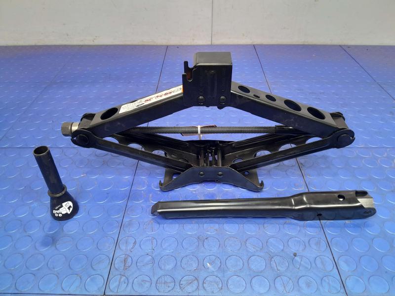 2017-2022 GMC Acadia Spare Tire Tools Jack Kit Assembly Genuine OEM 84116851
