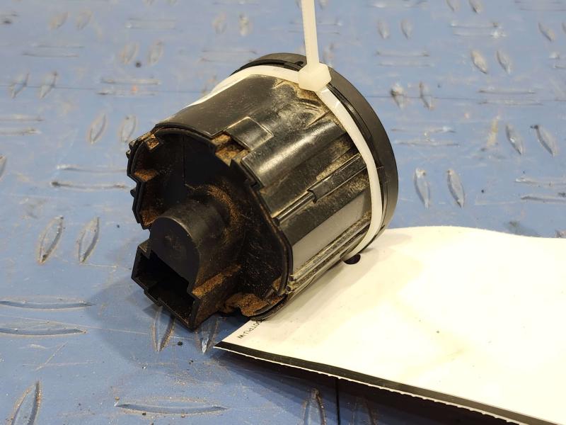 2012 Ford F-250 Super Duty Headlight Switch (Dash Mtd)