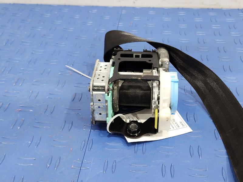 2012 Audi TT Front Seat Belt