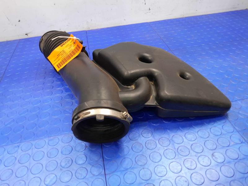 2011 Ford F-250 Super Duty Air Intake Tube/Resonator