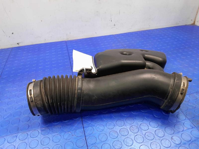 2011 Ford F-250 Super Duty Air Intake Tube/Resonator