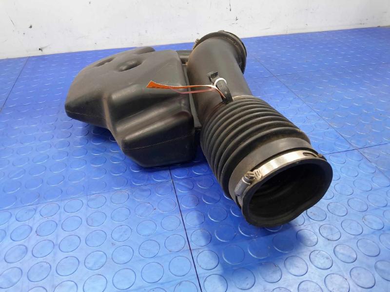 2011 Ford F-250 Super Duty Air Intake Tube/Resonator