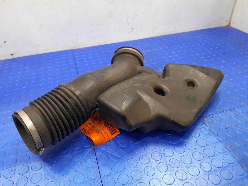 2011 Ford F-250 Super Duty Air Intake Tube/Resonator