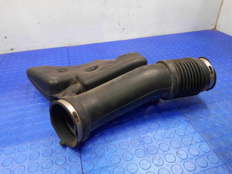 2011 Ford F-250 Super Duty Air Intake Tube/Resonator