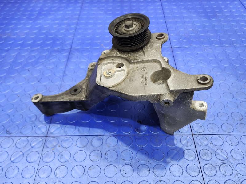 2014 Chevrolet Silverado 1500 Alternator Bracket