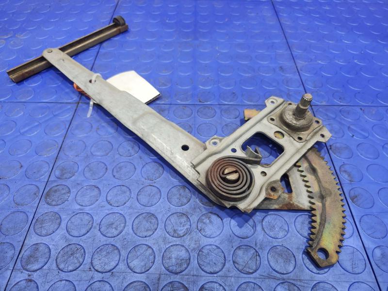 1992 Isuzu NPR Front Door Regulator